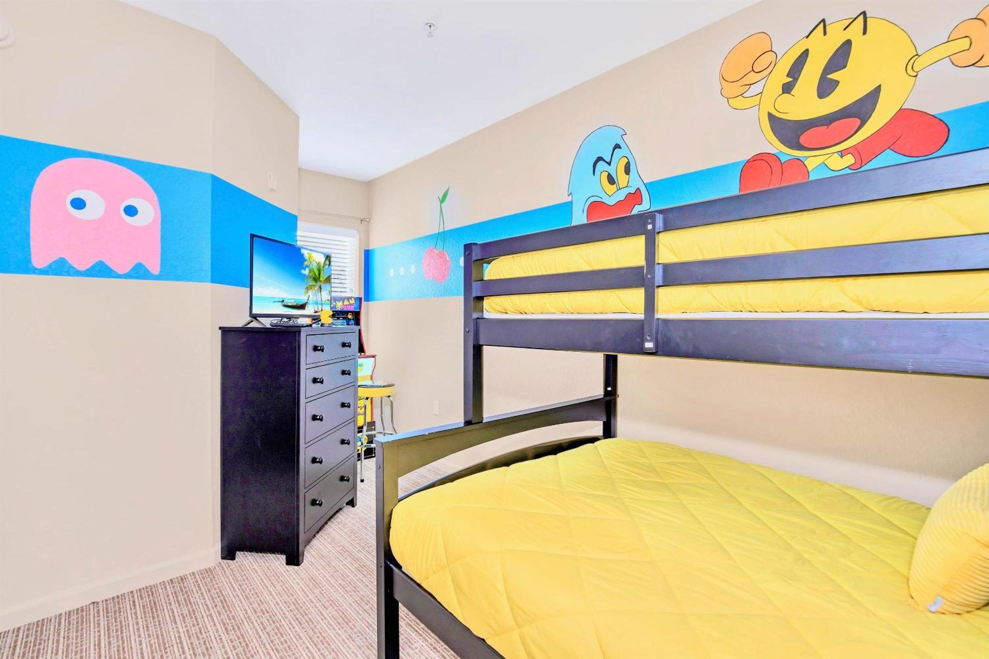 Apartment Spacious 3br With Pool & Hot Tub Near *